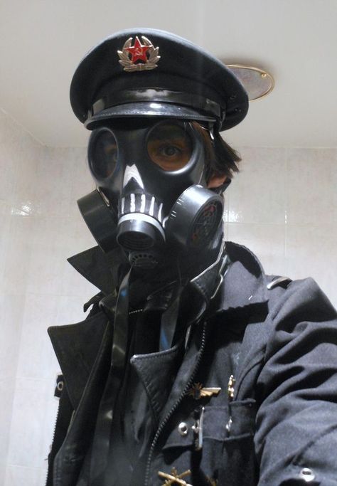 Goth Uniform, Military Aesthetic, Diy Camping, Old Lady, Masked Man, Halloween Costume Ideas, Camping Tips, Camping Ideas, Gas Mask