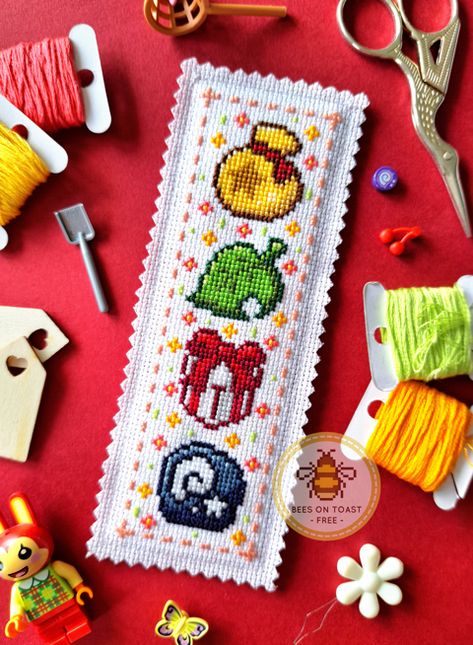 Pokemon Cross Stitch Bookmark, Needlepoint Projects Ideas, Computer Cross Stitch, Nerdy Sewing Projects, Nerdy Cross Stitch Patterns, Cross Stitch Pins, Bookmark Cross Stitch Pattern, Cross Stitch Aesthetic, Minecraft Cross Stitch