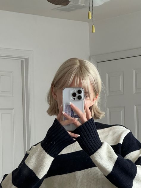 Blond Bob Aesthetic, Blonde Bob Aesthetic, Short Bob Hairstyles Blonde, Short Blonde Hair Aesthetic, Bleach Blonde Bob, Dark Blonde Bobs, Short Blonde Bob, Blonde Bob With Bangs, Short Bleached Hair