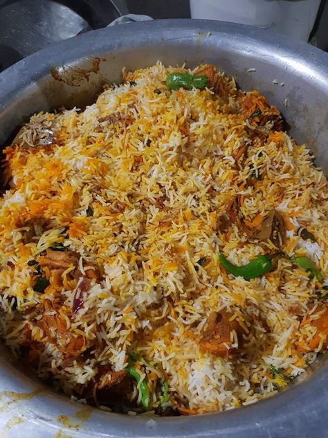 Alamzeb Taj, Biryani Snapchat Story, Biryani Pics, Pollution Pictures, Paneer Biryani, Food Videography, Eating Food Funny, Chicken Biryani, My First Love