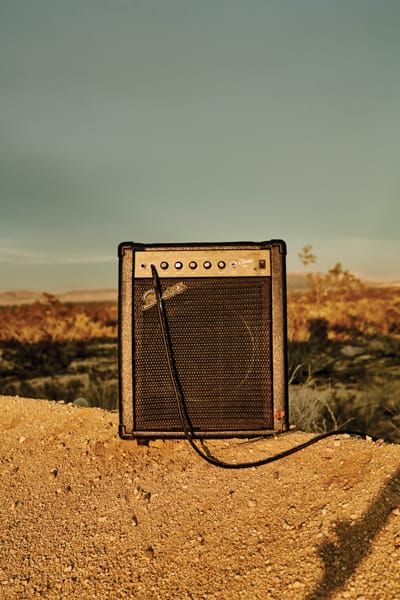 Desert Rock Music, Desert Music Video, Music Girl Aesthetic, Music Background Aesthetic, Rock Music Aesthetic, Desert Grunge, Spring Music, Music Aesthetics, Rock Aesthetic