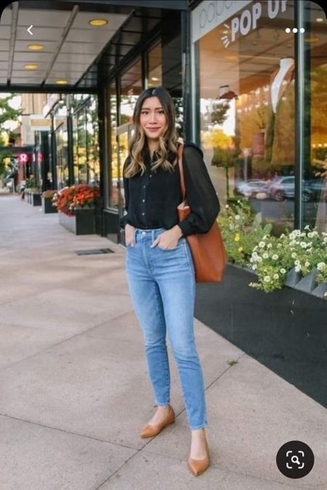 Casual Formal Outfits Women Summer, Chic Blue Jeans Outfit, Smart Casual Denim Outfits, Outfit Ideas Formal Classy, Jeans Work Outfit Summer, Formal Jeans Outfit, Outfit Ideas With Blue Jeans, Denim Work Outfits Women, Causal Outfits For Women