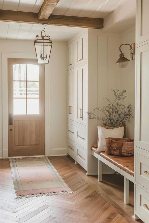 Hallway Style, Entryway Remodel, Cottage Entryway, Entryway Decor Ideas, Mudroom Design, Building House, Home Entrance Decor, French Chateau, Dream House Interior