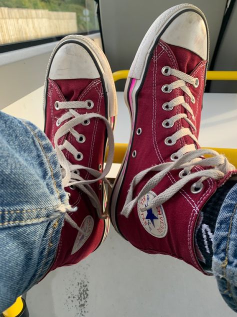 Low Top Red Converse, Red Converse Aesthetic, Dark Red Converse, Emo Shoes, Cute Converse Shoes, Converse Aesthetic, Cute Converse, Ocean Blvd, Red Converse