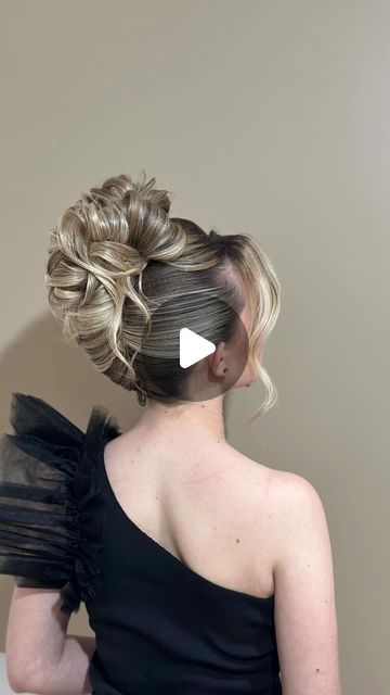 Modern French Twist Updo Tutorial, Wedding Hair French Twist, French Hair Pin Styles, French Twist Wedding Hair, Modern French Twist Updo, Bridal French Twist, Sleek Wedding Hair, Modern French Twist, French Twist Hairstyle