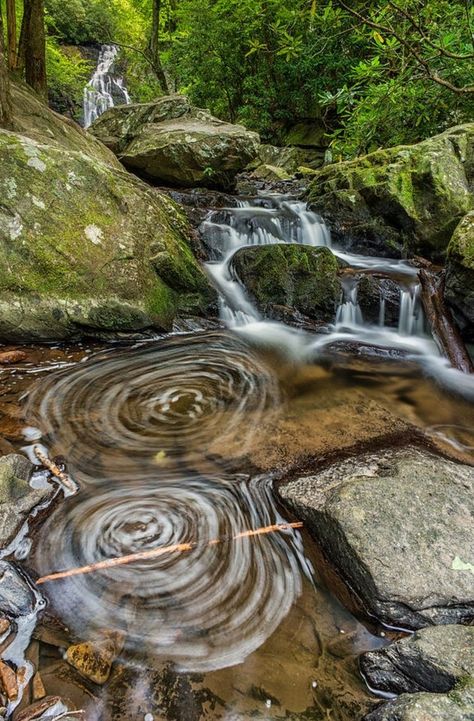 Witches Circle, Modern Witchcraft, The Witches, Mountain Trails, Jolie Photo, Nature Aesthetic, Cool Stuff, Pretty Places, Mother Earth