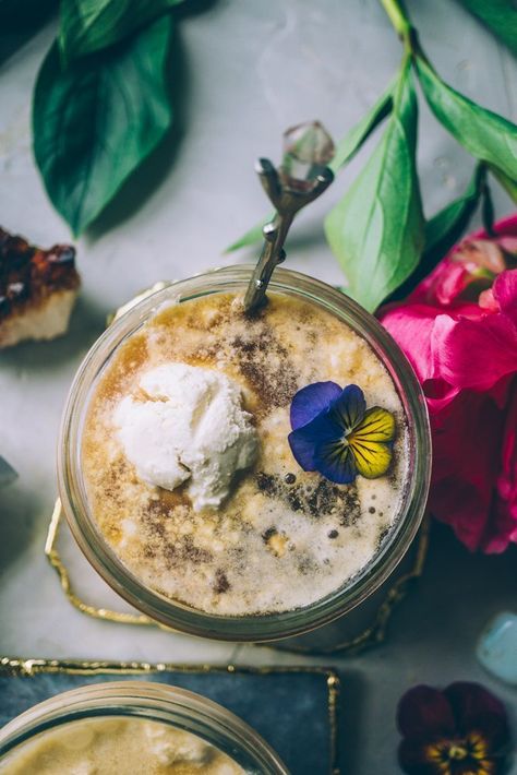 Herbal Coffee Affogato is rich, creamy, and decadent. It's the perfect treat for summer, and warm days when you want a quick treat. Dessert With Coconut, Coffee Affogato, Affogato Coffee, Moon Milk, Herbal Coffee, Vanilla Bean Powder, Quick Treats, Healing Tea, Coffee Alternative