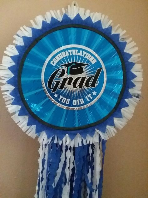 DIY Graduation pinata Graduation Pinata, Make A Pinata, Diy Graduation, Diy Pinata, Graduation Diy, Go Out, Hanukkah Wreath, Newspaper, Balloons