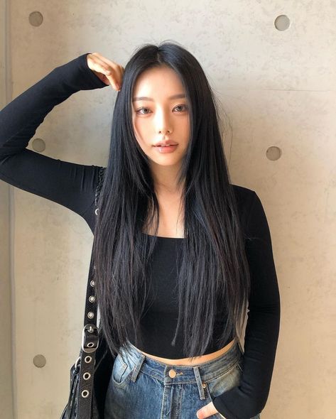 Layered Haircuts Straight Hair, Layered Haircuts Straight, Long Straight Black Hair, Korean Long Hair, Asian Long Hair, Straight Black Hair, Hair Mask For Damaged Hair, Hair Inspiration Long, Haircut Inspo