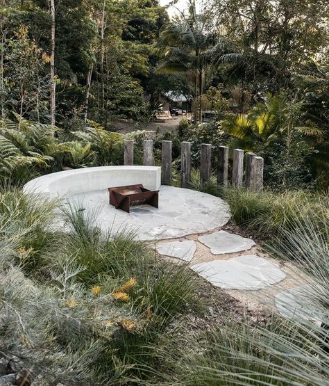 Australian Native Courtyard, Australian Fire Pit, Australian Native Small Courtyard, Campfire Place Garden, Fire Pit Australia, Farm Landscaping, Australian Garden Design, Fire Pit Landscaping, Australian Garden