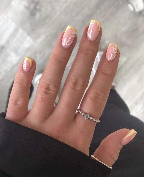 Rounded Acrylic Nails, Yellow French, Builder Gel Nails, Nails Yellow, French Manicure Nails, Blue Acrylic Nails, Grunge Nails, White Acrylic Nails, Casual Nails