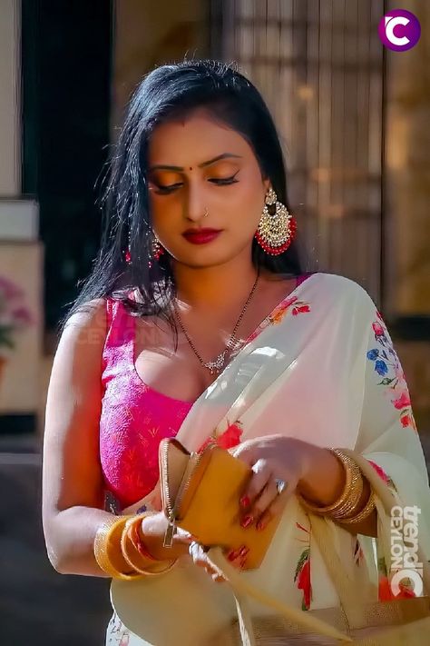 Jayshree Gaikwad looks stunning in Saree in Farebi Yaar Louis Vuitton Luggage Set, Webseries Actress, Beautiful Sarees, Model Shoot, Girly Drawings, Hot Women Dress, Face Images, Dress Indian Style, Beautiful Smile Women