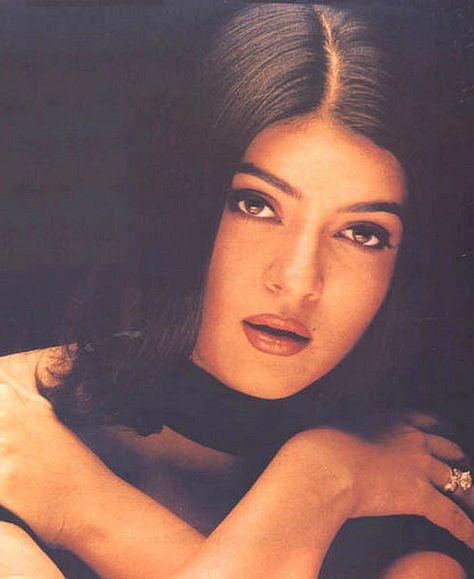 Bollywood Retro, 90s Bollywood Aesthetic, Sushmita Sen, Juhi Chawla, Life Binder, 90s Bollywood, Retro 1, 90s Aesthetic, Photo Art Gallery