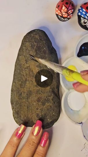 39K views · 894 reactions | Daisy Flower Painting on Rock 🌸💕  #facebookreel | Little Rocks | Abe Lagrimas, Jr. · Mahana Paint Flowers On Rocks, Cool Rock Painting Ideas, Dot Painting On Rocks, Daisy Flower Painting, Acrylic Painting Rocks, Fall Rock, Painting Flowers Tutorial, Rock Painting Ideas Easy, Paint Rock