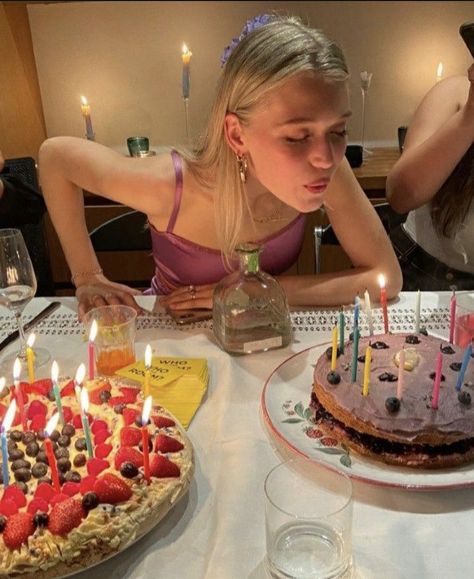 Birthday Aesthetic, Birthday Babe, Birthday Dinner Party, Bday Girl, Birthday Inspo, Birthday Planning, 17th Birthday, Birthday Board, Happy B Day