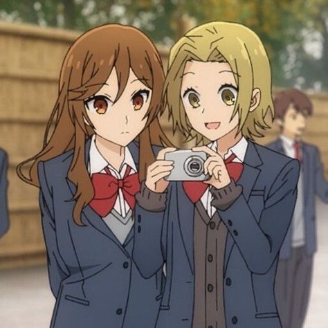 #horimiya #besties #anime #pfp #icon #cute #hori #yuki Besties Anime, Anime Tutorial, Icon Cute, Anime Friendship, Normal Girl, Bleach Blonde, Reference Poses, Anime Pfp, Drawing Reference Poses