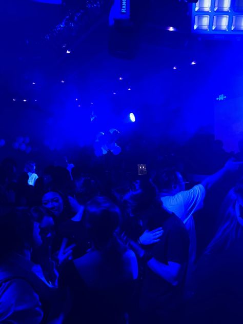 Dark Blue Party Aesthetic, Party Blue Aesthetic, Party Aesthetic Blue, Blue Party Aesthetic, Ravenclaw Party, Aesthetic Harry Potter, Hogwarts Party, Night Club Aesthetic, Ravenclaw Aesthetic