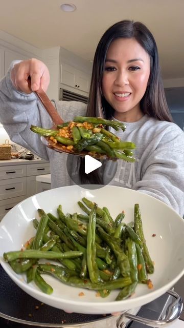 My Nguyen on Instagram: "Save my Copy Cat recipe for Din Tai Fung Green Beans! Instead of flash frying the green beans in a bath of oil I made it healthier by air frying. The recipe is very simple.  Ingredients: 1 pound of green beans, 5 cloves of garlic, 3 tbsps of vegetable oil, a pinch of salt and mushroom bullion powder.  Instructions: coat green beans in 1 tbsp of oil and air fry at 375F for 7 minutes. In a pan heat 2 tbsps of oil on low and add minced garlic. Cook and stir until garlic turns light brown, pour out excess oil and toss in green beans. Season with salt and mushroom bullion. You can substitute for MSG or Chicken bullion. #greenbeans #dintaifung #greenbeanstirfry #chineserecipe #airfryerrecipes" Tahoe Joes Green Beans Recipe, Green Beans And Bell Peppers, Green Beans And Chicken Stir Fry, Flash Fried Green Beans, Din Tai Fung Green Beans Recipe, Green Bean Chicken Stir Fry, Food Impromptu, Healthy Green Bean Recipes, Din Tai Fung Green Beans