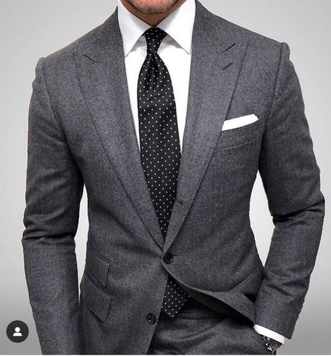 Marriage Clothes, Grey Tweed Suit, Grey Suit Men, A Man In A Suit, Stylish Mens Suits, Charcoal Suit, Man In A Suit, Suits Men Business, Designer Suits For Men