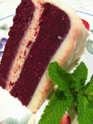 Kat Conrad: Raw Red Velvet Cake THIS LOOKS AMAZE BALLS Vegan Red Velvet Cake, Cashew Frosting, Vegan Red Velvet, Cake Pinterest, Raw Vegan Desserts, Raw Cake, Raw Recipes, Raw Desserts, Vegan Cakes