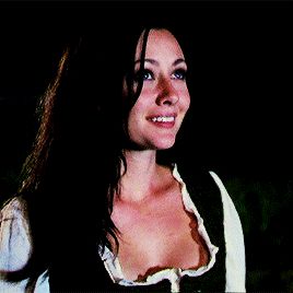 Prue Halliwell Gif, Shannen Doherty Charmed, Margot Robbie Wolf, Prue Halliwell, Shannon Doherty, Brenda Walsh, Charmed 1998, Shannen Doherty, Best Series