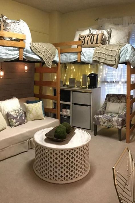 The best college dorm rooms for girls to recreate. Dorm room decor ideas with futon and lofted beds. Matching roommate dorm rooms! Loft Bed Desk, Unique Dorm Room, Elegant Dorm Room, Closet Interior, Dorm Room Layouts, College Bedroom Decor, Teenage Room Decor, Cozy Dorm Room, Dorm Sweet Dorm