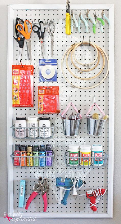 Pegboard Ideas, Rangement Art, Craft Organizer, Pegboard Organization, Dream Craft Room, Craft Room Design, Craft Space, Sewing Room Organization, Crafting Tools