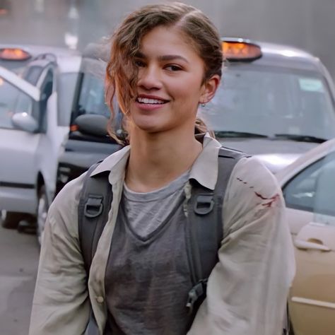 Fotos Hd 4k, Zendaya Spiderman Homecoming, Spiderman Homecoming, Animated Love Images, Zendaya Coleman, Retro Video Games, James Potter, Batwoman, Love Images