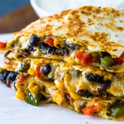 Veggie Quesadillas, Vegetarian Quesadilla, Meatless Mondays, Tasty Vegetarian Recipes, Vegetarian Dinners, God Mat, Idee Pasto Sano, Vegetarian Meals, Meatless Meals