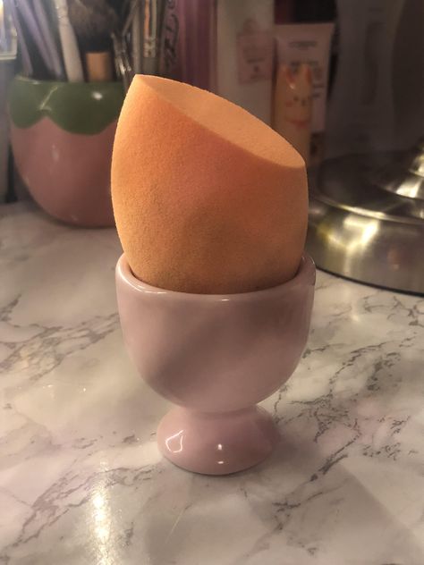 I got a $1 egg holder from target for my RT sponge! #makeup #beauty Beauty Sponge Holder, Makeup Sponge Holder, Clay Makeup Brush Holder, Clay Makeup Holder, Makeup Sponge Storage, Diy Makeup Brush Holder, Beauty Blender Holder, Ceramic Brush, Sponge Makeup