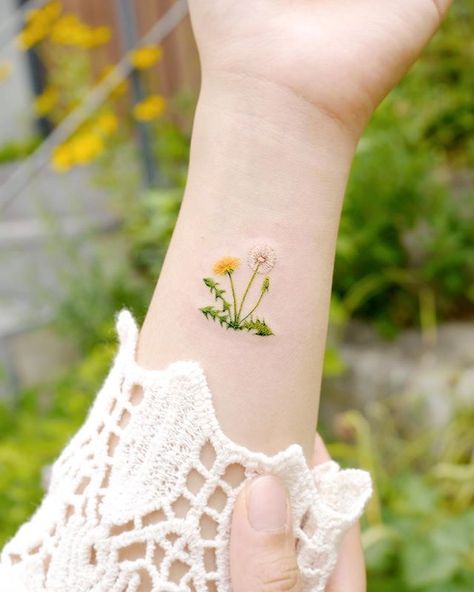 Ovenlee Tattoo, Teeny Tattoos, Leon Tattoo, Dandelion Tattoos, Dandelion Tattoo Design, Tattoo Mom, Empty Canvas, Dandelion Tattoo, Handpoke Tattoo