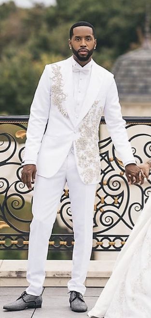 Homecoming Suits For Boys White, Gold And White Prom Couple, White And Silver Prom Suit Black Men, White Prom Tux, White Tuxedo Prom, White Spring Semi-formal Tuxedo, Homecoming Boys Outfits, White Prom Suit, Tuxedo Prom