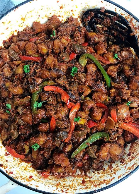 Nigerian Pepper Sauce, Nigerian Gizdodo, Gizdodo Recipe, Gizzard Recipe, Pink Penthouse, Cooking Oxtails, Gizzards Recipe, Nigeria Food, African Dishes