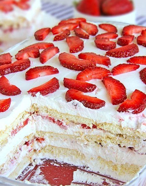 strawberry-icebox No Bake Strawberry Icebox Cake, Strawberry Icebox Cake, Icebox Cake Recipes, Strawberry Juice, Baked Strawberries, Easy Summer Desserts, Lady Fingers, Summer Dessert Recipes, Oreo Dessert