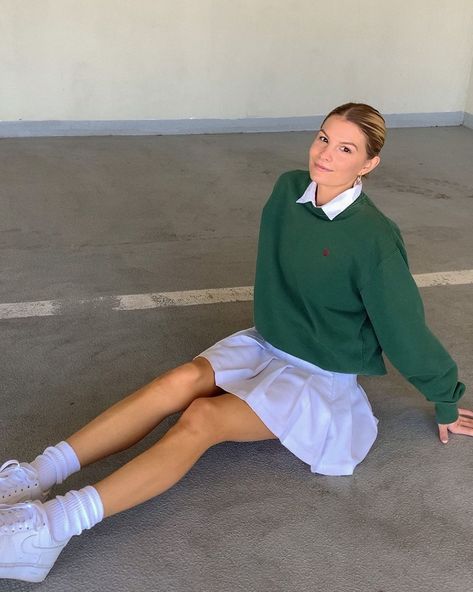 American apparel white tennis skirt, vintage green Ralph Lauren sweatshirt Ralph Lauren Tennis Outfit, Green Tennis Skirt Outfit, Green Tennis Skirt, Ralph Lauren Tennis, Sporty Chic Outfits, Show Choir, Trending Clothes, Tennis Skirt Outfit, White Tennis Skirt