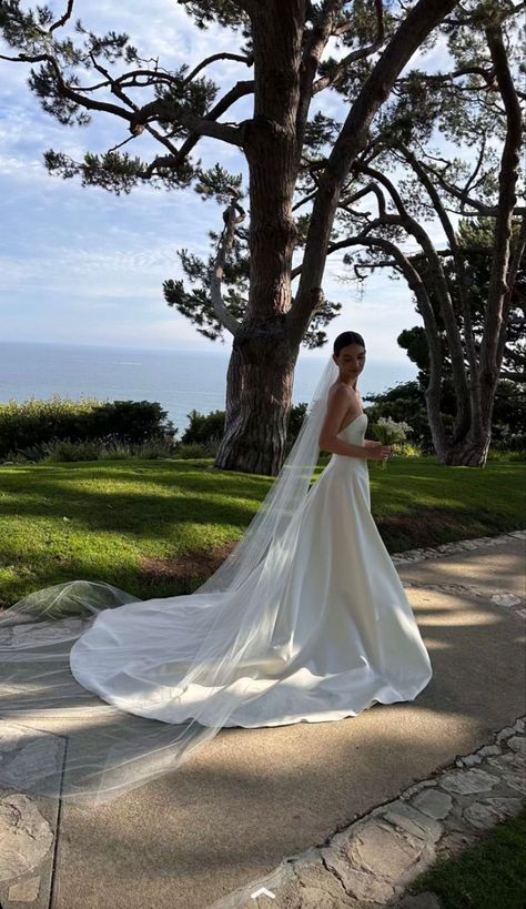 Emily Mariko Wedding, Emily Mariko, Wedding Dress 2024, Wedding Extras, Wedding Dress Alterations, Timeless Wedding Dress, Pretty Wedding Dresses, Dream Wedding Ideas Dresses, A Wedding Dress