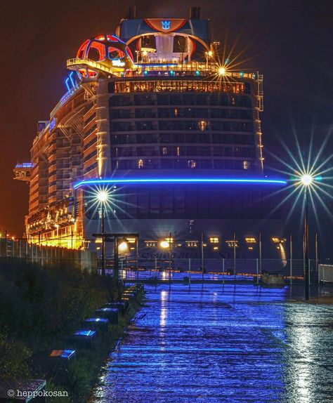 Spectrum Of The Seas, Norwegian Escape, Cruise Liner, My Past, Cruise Ships, Osaka Japan, Yachts, Cruise Ship, Marina Bay Sands