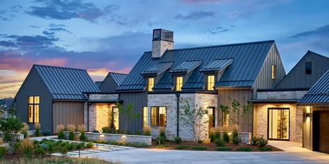 What is Transitional Architecture? - KGA Studio Architects Rustic Contemporary Home, Modern Rustic Home, Modern Farm House, Ranch Remodel, Modern Rustic Homes, Exterior Inspiration, Modern Farmhouse Exterior, American Living, Ranch Style Home