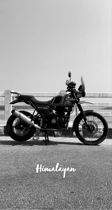 The king of Adventure Himalayan Bike, Aesthetic Anime Gif, Royal Enfield Hd Wallpapers, Re Himalayan, Himalayan Royal Enfield, Royal Enfield Wallpapers, Moto Wallpapers, Gt 650, Royal Enfield Himalayan