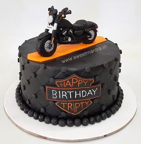 Harley Davidson bike theme cake by Sweet Mantra - Customized 3D cakes Designer Wedding/Engagement cakes in Pune - https://cakesdecor.com/cakes/339528-harley-davidson-bike-theme-cake Harley Cakes For Men, Pastel Harley Davidson, Motorcycle Birthday Theme, Harley Davidson Cakes For Men, Motorcycle Birthday Cakes For Men, Motorcycle Cake For Men, Motorcycle Cake Ideas, Bike Theme Cake, Motor Bike Cake