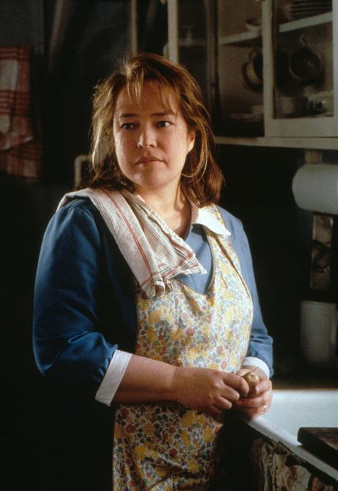 Kathy Bates in 'Dolores Claiborne', 1995. Stephen King Film, Dolores Claiborne, Kathy Bates, Blind Side, Stephen King Movies, Fried Green, Celebrity Photography, Green Tomatoes, Horror Story