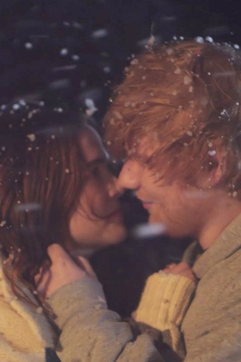 Perfect Ed Sheeran, Twin Souls, Perfect Music, Perfect Gif, Sweet Love, Ed Sheeran, Queen Of Hearts, Aesthetic Videos, Love Is Sweet