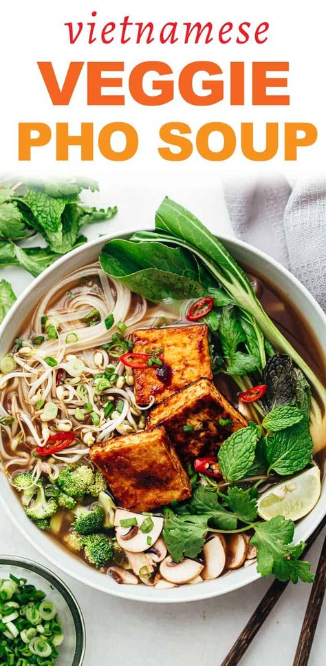 Veggie Pho, Soup Vietnamese, Vegetable Pho, Vegan Pho Recipe, Pho Soup Recipe, Vietnamese Noodle Soup, Vegetarian Pho, Vegan Pho, Asian Soup Recipes