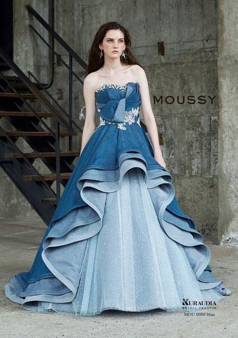 Denim Wedding Dresses, High Low Ball Gown, Vestiti In Jeans, Denim Party, Denim Wedding, Denim Ideas, Denim Crafts, Upcycled Fashion, Denim And Lace