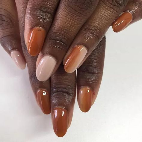 Oval Shaped Nails Designs Fall, Minimalist Thanksgiving Nails, Gel Nail Designs For Fall Autumn, Fall Nail Looks, Dip Powder Nails Fall 2022, Autumn Nails Dip Powder, Almond Autumn Nails, Fall Dip Powder Nails, Nails 23