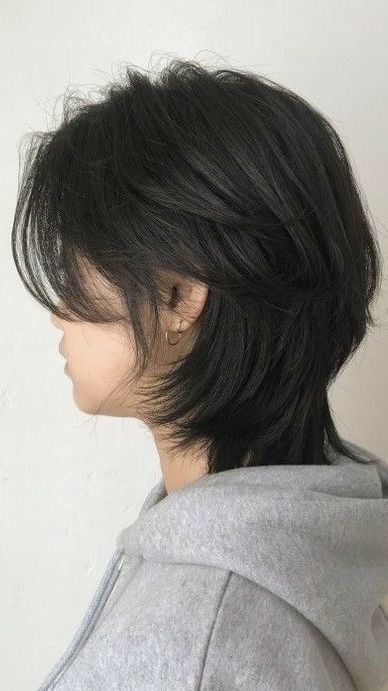 Rambut Wolf Cut, Hair Cuts Short Wolf Cut, Female Kpop Idols Short Hair, Short Hairstyle Women Wolfcut, K Pop Short Hair, Boyish Haircuts For Women, Wolfcut Women Short, Korean Short Wolf Cut, Soft Mullet Haircut Wolf Cut