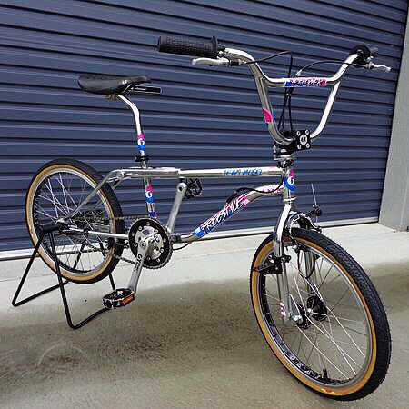 Gt Bikes, Gt Bmx, Vintage Bmx Bikes, Bmx Freestyle, Custom Muscle Cars, Bmx Bikes, Car Girl, Cycling Bikes, 4 Life