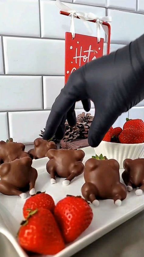 1.4K views · 34 reactions | Just turned strawberries into these cute little chocolate-dipped turkeys! 🍓🦃 A bit of fun in the kitchen with my new PriorityChef Mortar & Pestle Set – it's amazing how something so simple can make baking even more enjoyable. 🍫 If you're looking for a sweet way to add some smiles to your table, give these a try. Let me know what you think! . . . . #StrawberryTurkeys #holidaybaking #chocolatestrawberries #MortarAndPestle #DessertTime | Nicole | Atlanta Custom Cakes | _vivalatina · Original audio Chocolate Strawberries, Mortar And Pestle, Chocolate Dipped, Holiday Baking, Custom Cakes, Canning, Baking, Cake