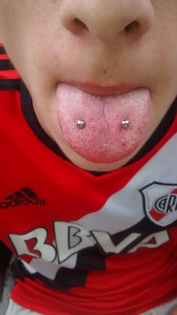 Frog Eye Tounge Piercing, Surface Piercing Tongue, Frog Piercing Tongue, Frog Eye Peircings, Two Tongue Piercings, Double Tounge Piercings, Tounge Piercing Snake Eye, Frog Eye Tongue Piercing, Piercing Lengua Horizontal