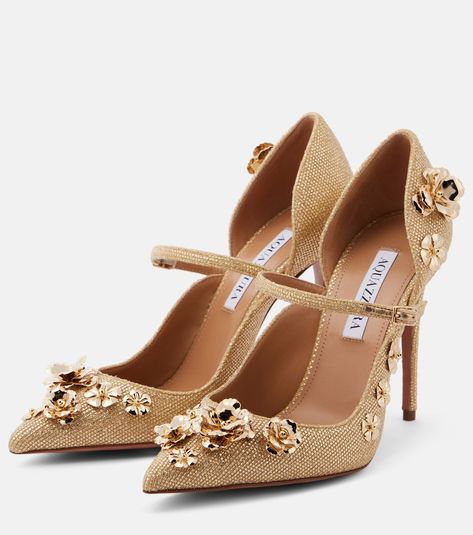 Bloom 105 floral-appliqué pumps in gold - Aquazzura | Mytheresa Heels Png, Aquazzura Shoes, Designer Shopping, Suede Clutch, Jimmy Choo Heels, Gold Pumps, Raffia Bag, Metallic Bag, Leather Wedge Sandals